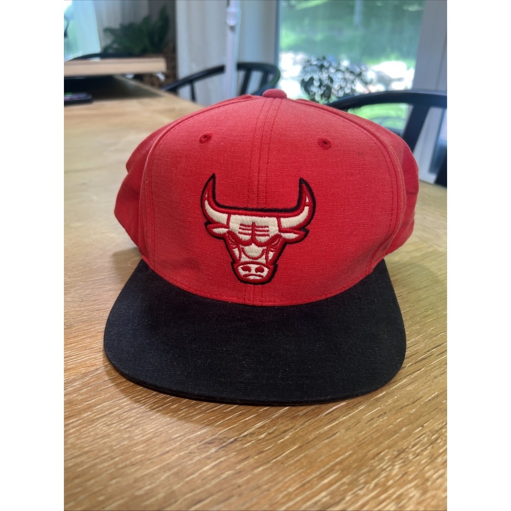 Mitchell & Ness Chicago Bulls Hat Cap Red Snapback Adjustable Original Fit NBA